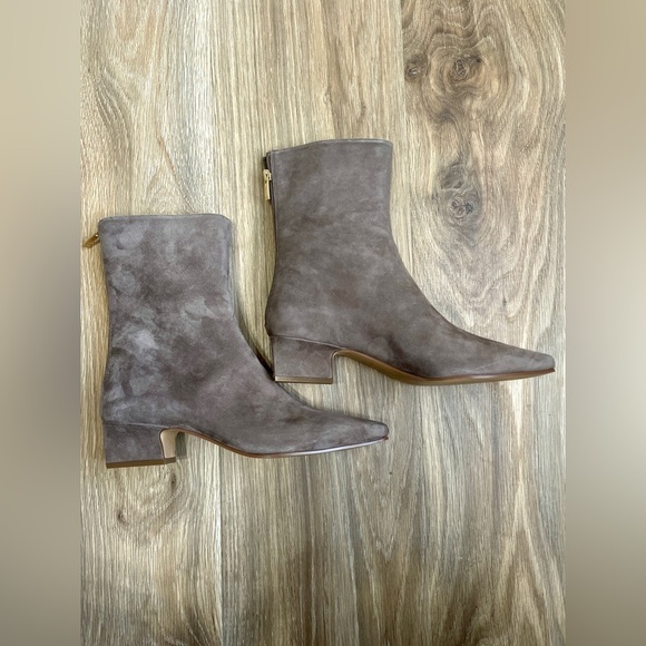 Ann Taylor Tapered Heel Suede Booties Pine Bark Color Size 8.5 NWOT - Picture 1 of 6